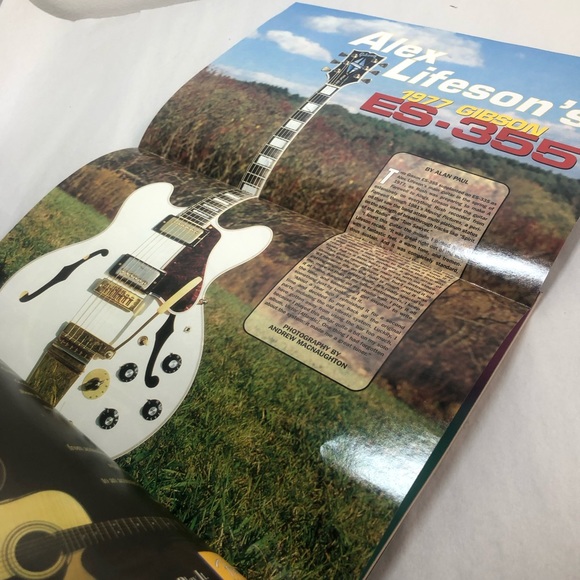 Guitar World Magazine Back Issue March 1996 : Korn, Ozzy, Metallica ,Jimi Hendri - Picture 4 of 14